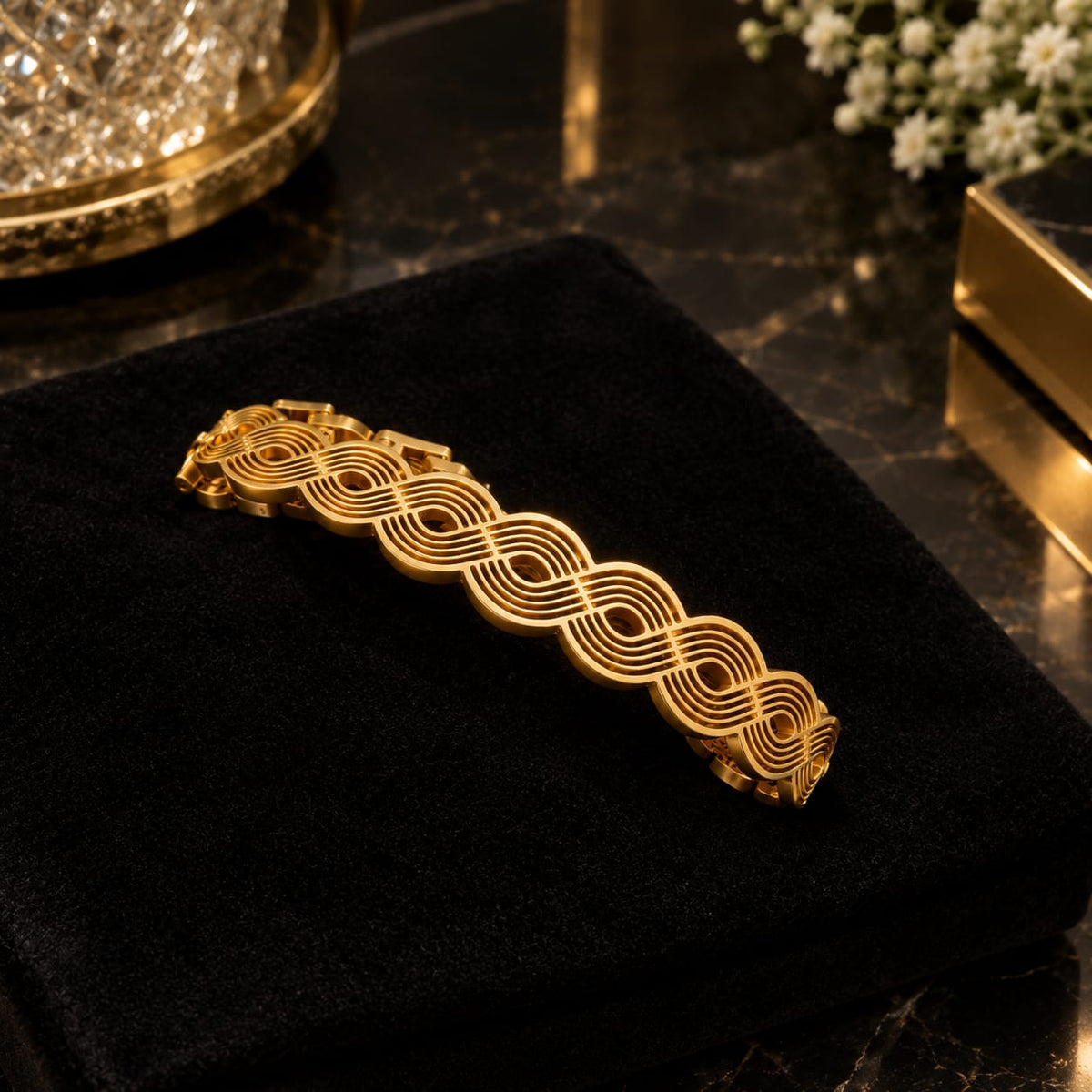 Golden Infinity Pattern Bracelet – Elegant Women's Jewelry