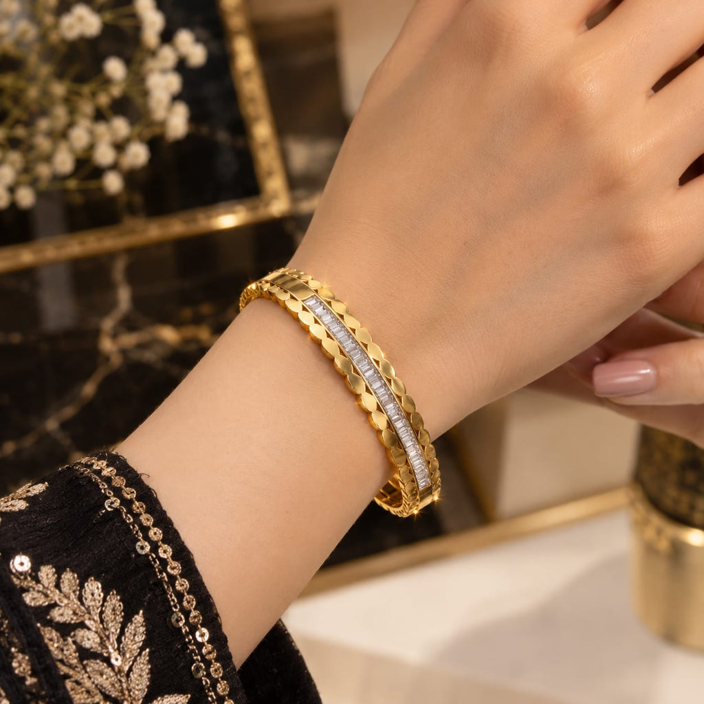 Golden Crystal Detail Bracelet – Elegant Bangle