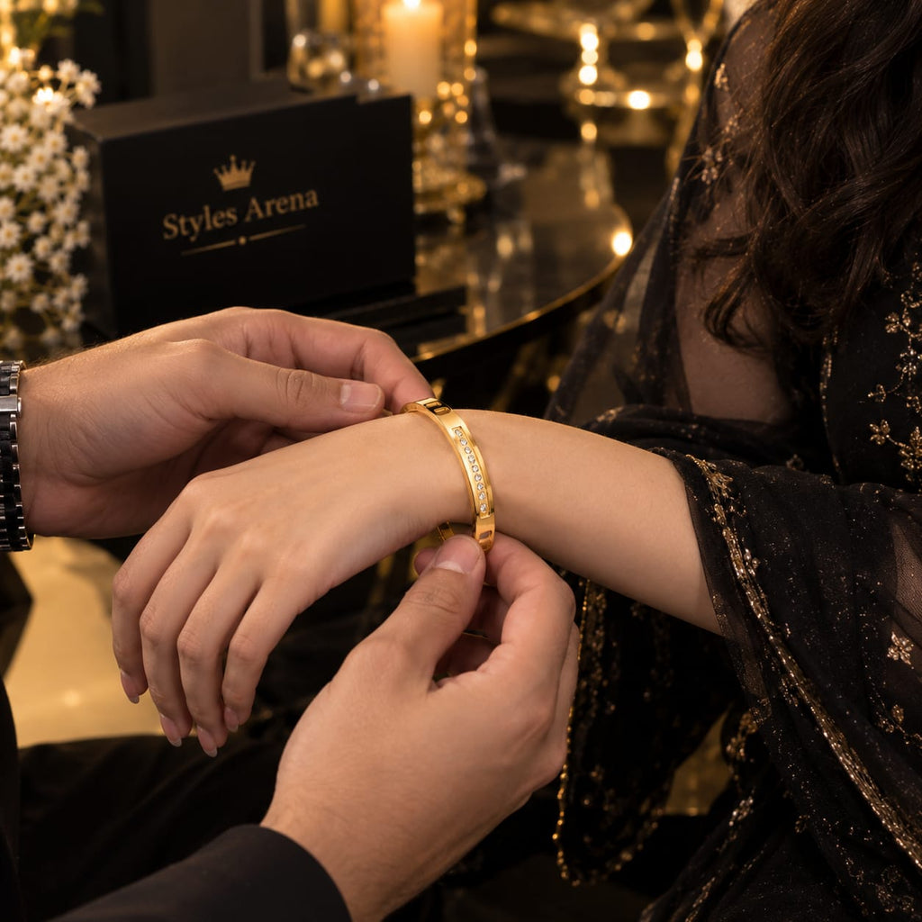 Luxury Gold-Tone Crystal Bracelet – Elegant Women's Jewelry