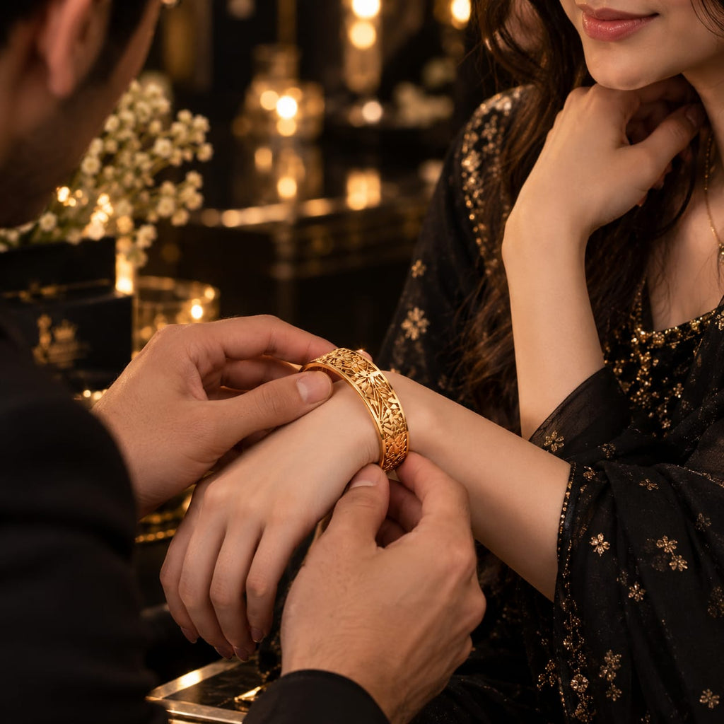 Luxury Gold-Tone Floral Bracelet – Elegant Cutwork Design