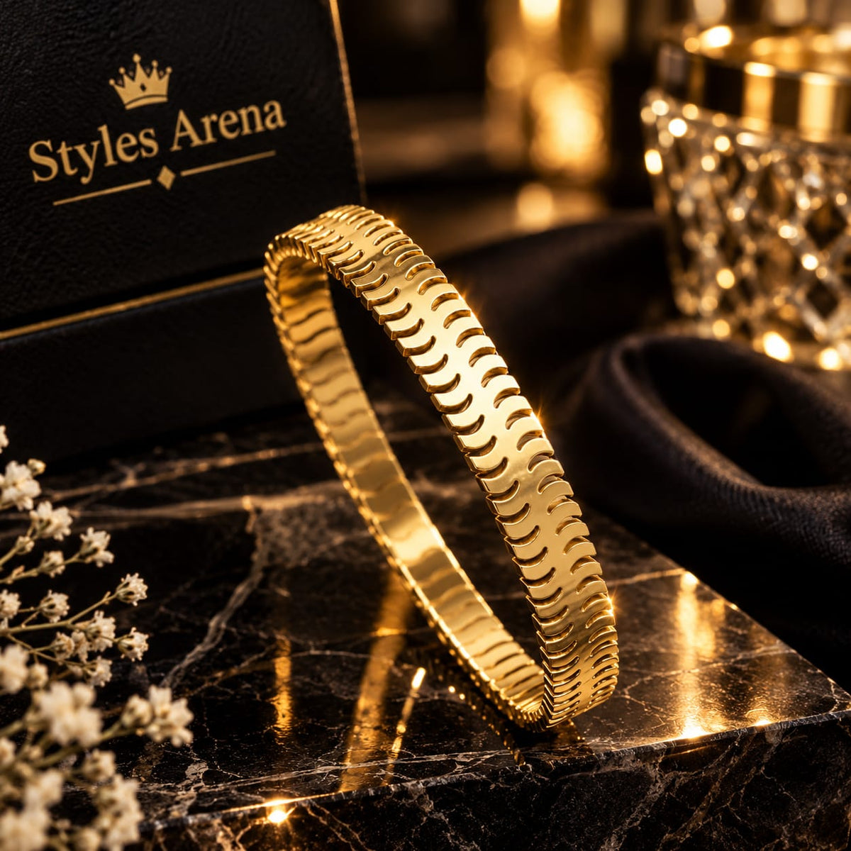 Luxury Gold-Tone Link Bracelet – Elegant Modern Bangle