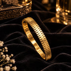 Luxury Gold-Tone Link Bracelet – Elegant Modern Bangle